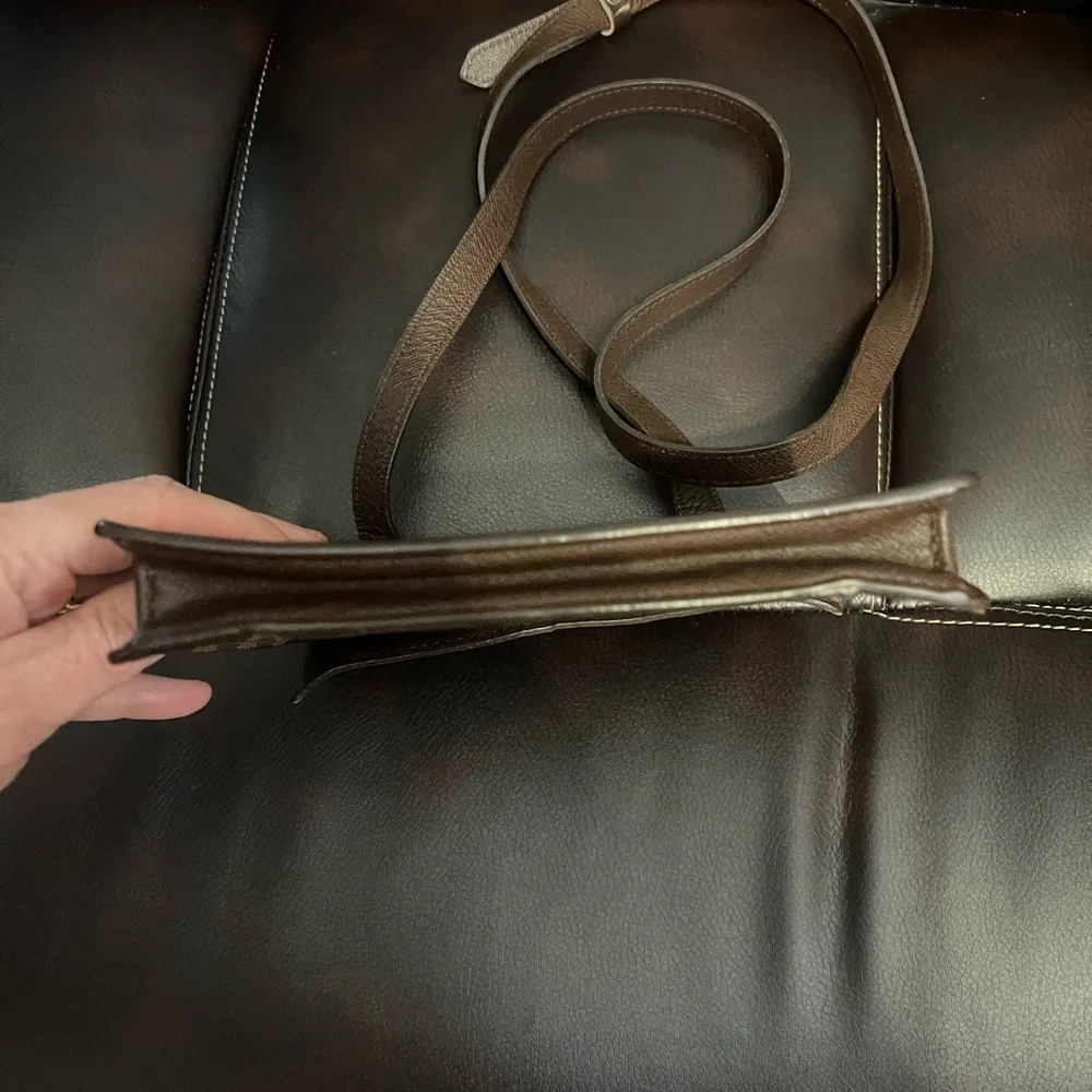 Louis Vuitton elegant shoulder